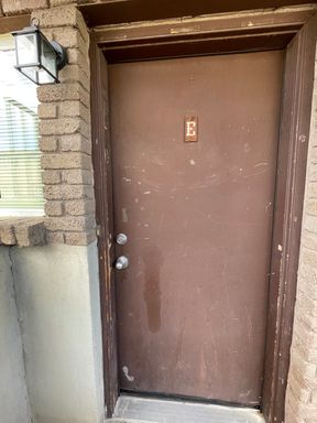 Newly discounted for move in ready status. Downstairs 2 bed 1 bath – photo 1