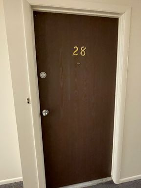 1 bed 1 bath downstairs unit – photo 1