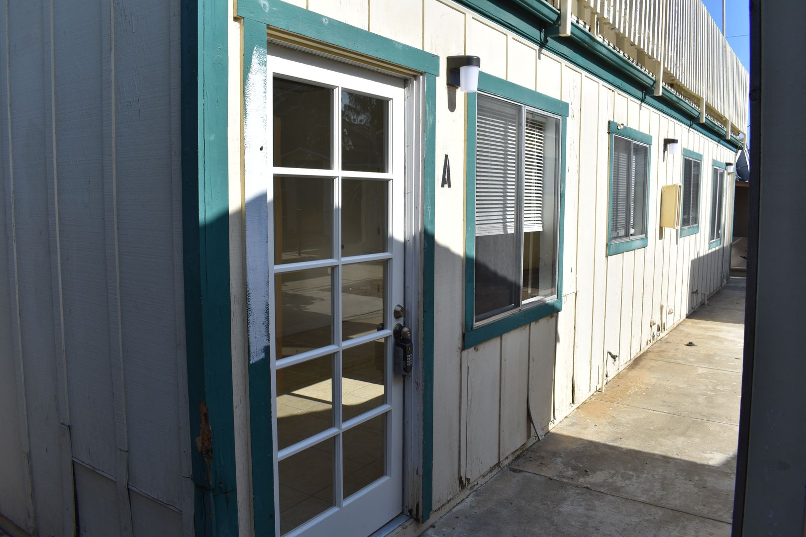 VISTA Apartment: 512-516 N CITRUS AVENUE