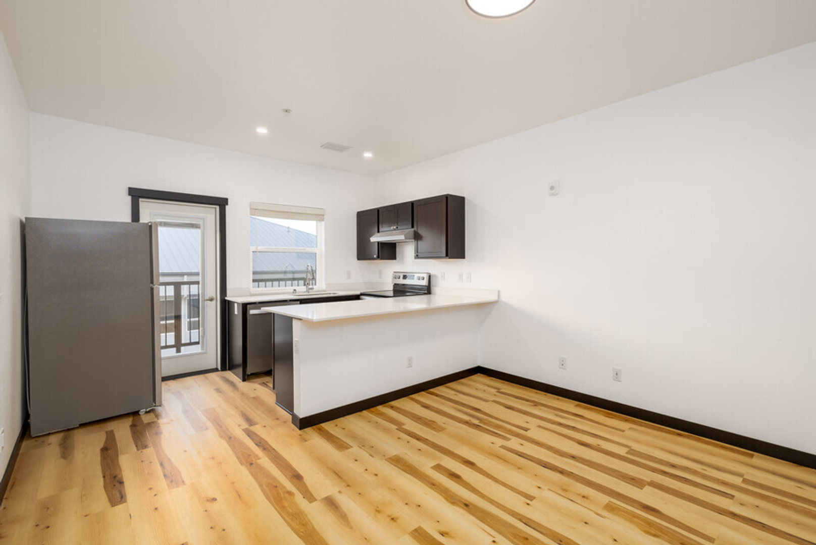 Burlington Apartment: 260 East George Hopper Road