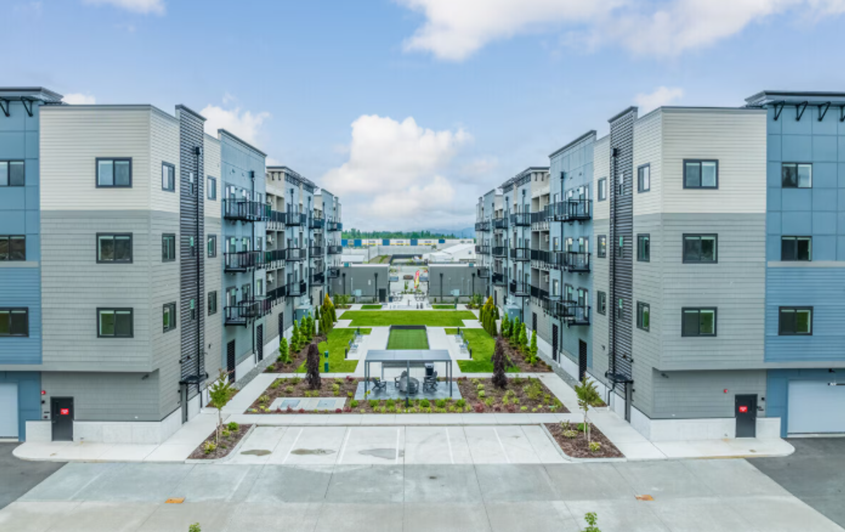 Arlington Apartment: 4906 Longhouse Trail Lane NE