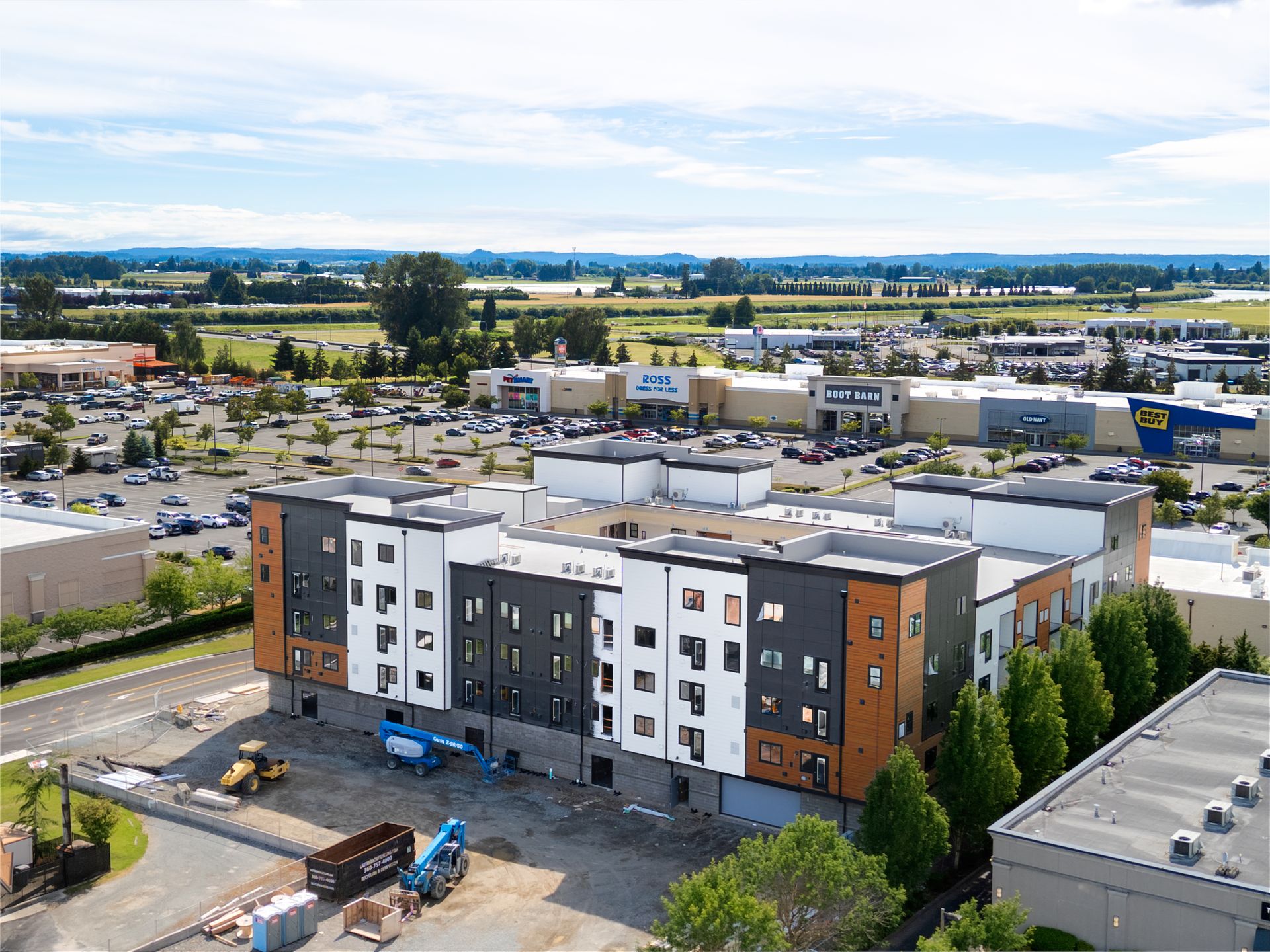 Burlington Apartment: 141 Sakuma Brothers Ave