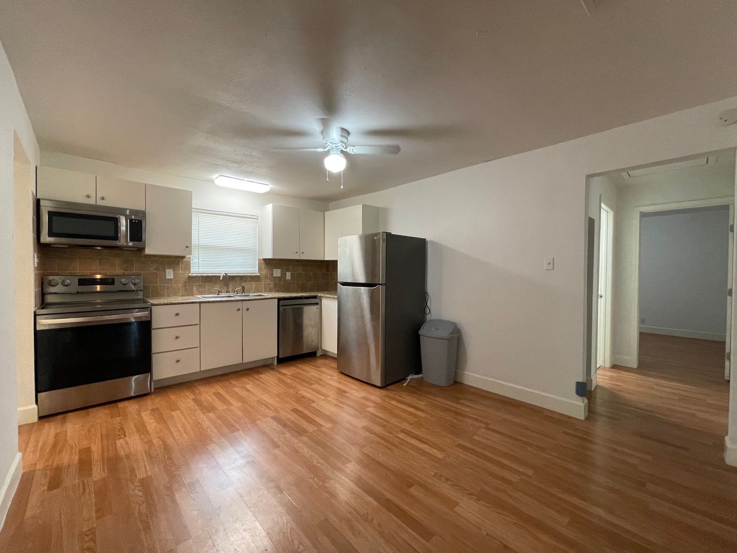 Fort Worth House: 809 Glen Garden Drive