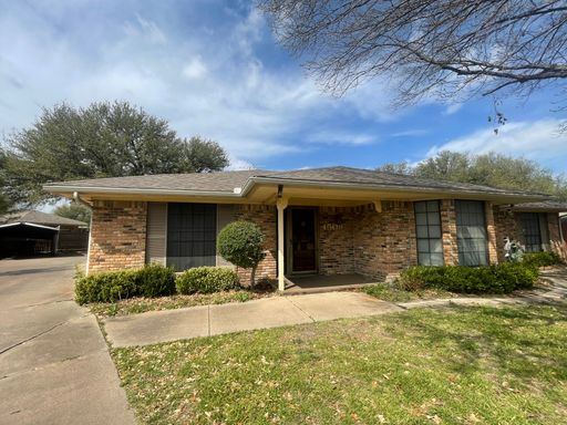 AVAILABLE NOW 3 BEDROOM 2.5 BATH SPACIOUS HOME IN SW FORT WORTH – photo 1