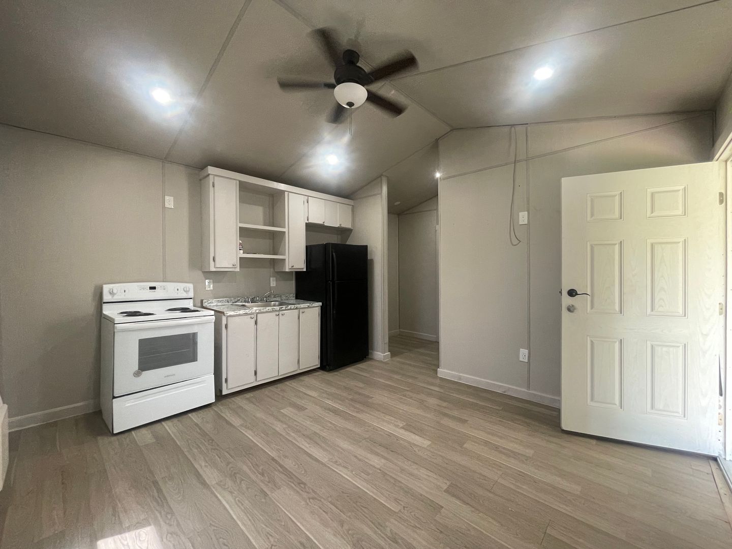 Weatherford Apartment: 7308 Sabathney Road - D