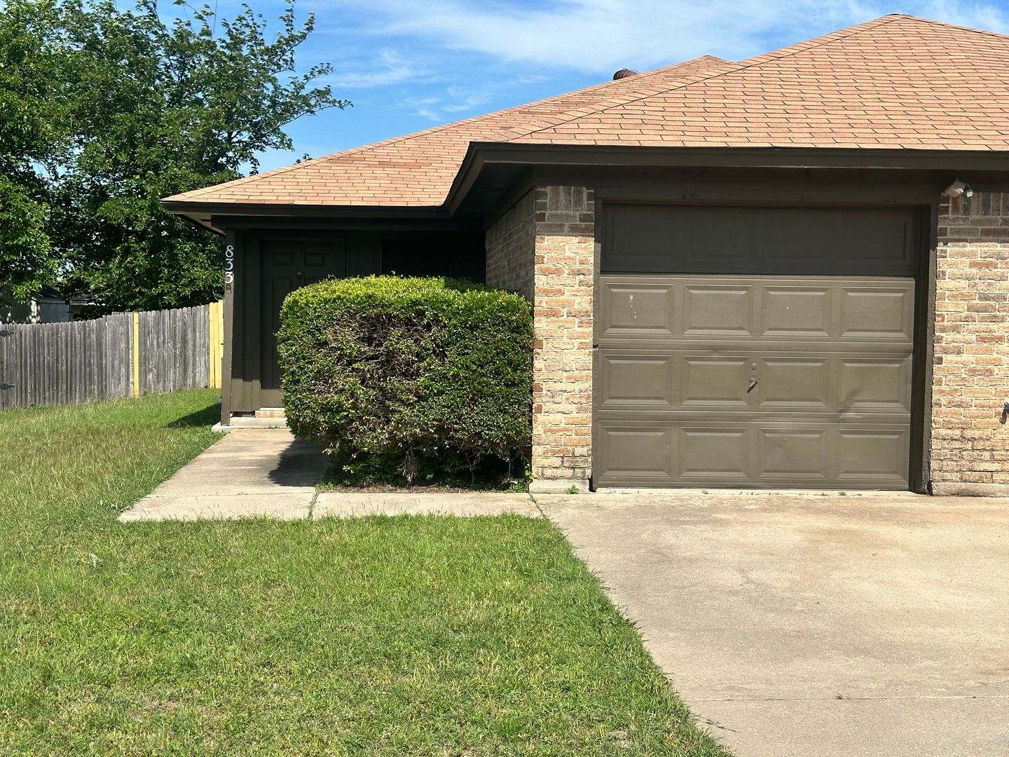 Saginaw House: 833 White Rock Street
