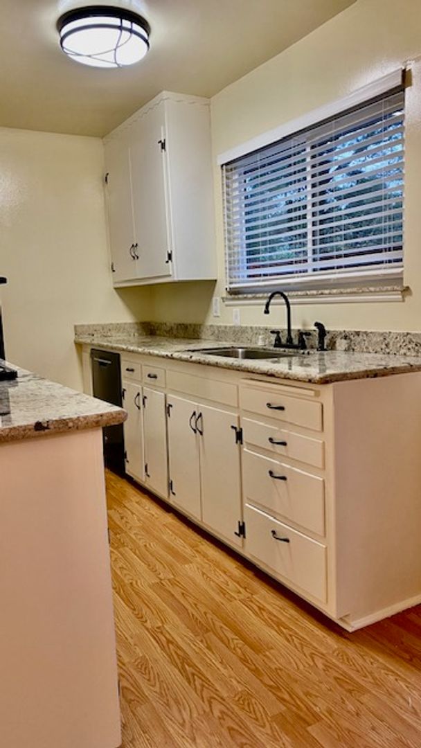 Lafayette Apartment: 3569 Brook St