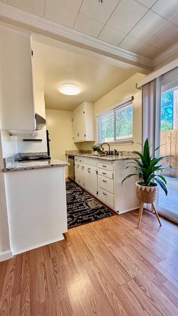 Lafayette Apartment: 3569 Brook St