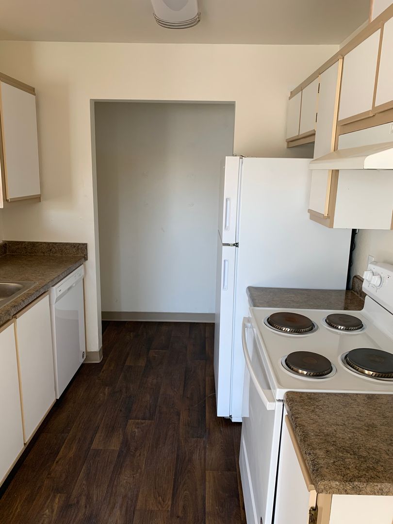 Fairview Apartment: 22701 NE Halsey St