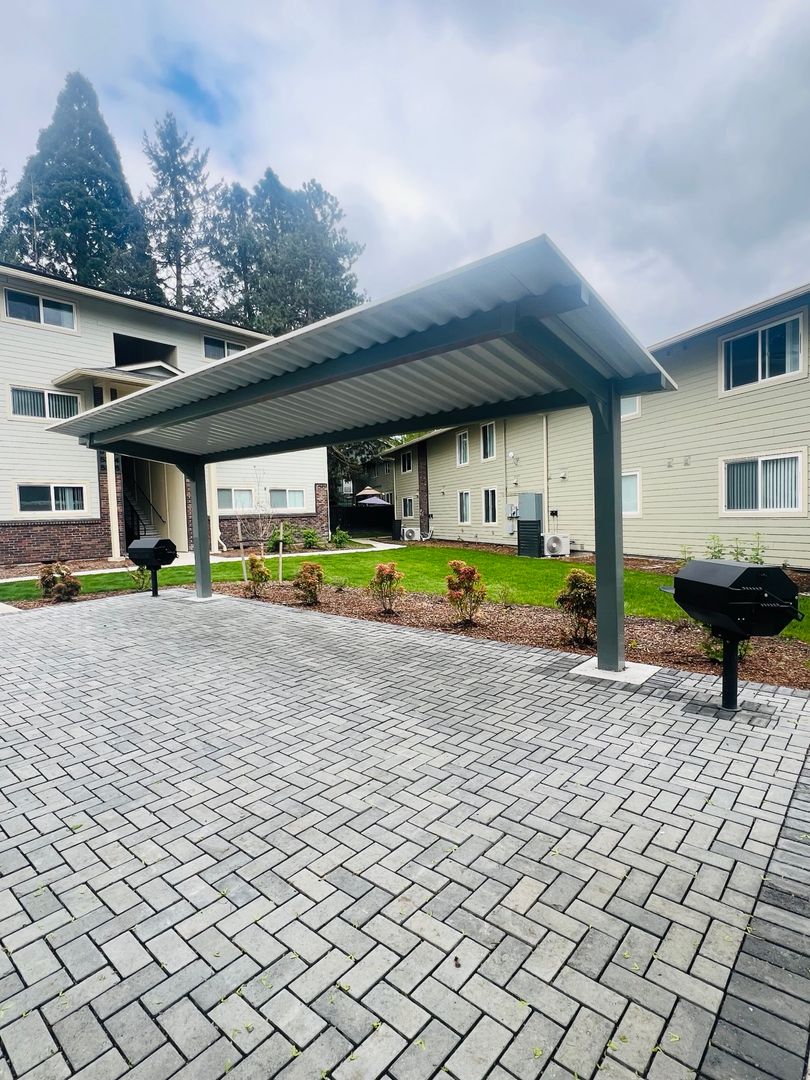 Vancouver Apartment: 8415 NE Hazel Dell Avenue