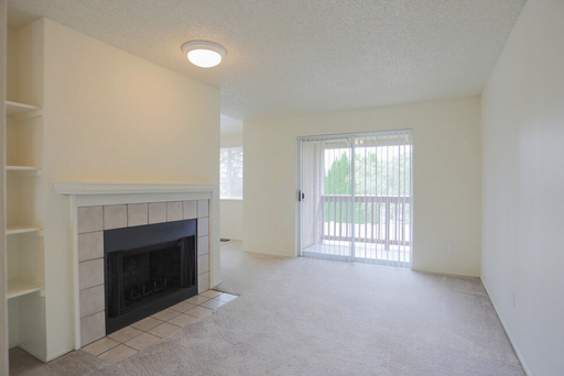 1 Bedroom 1 Bath Apartment Home Available NOW! ONE MONTH FREE WHEN APPROVED! – photo 1