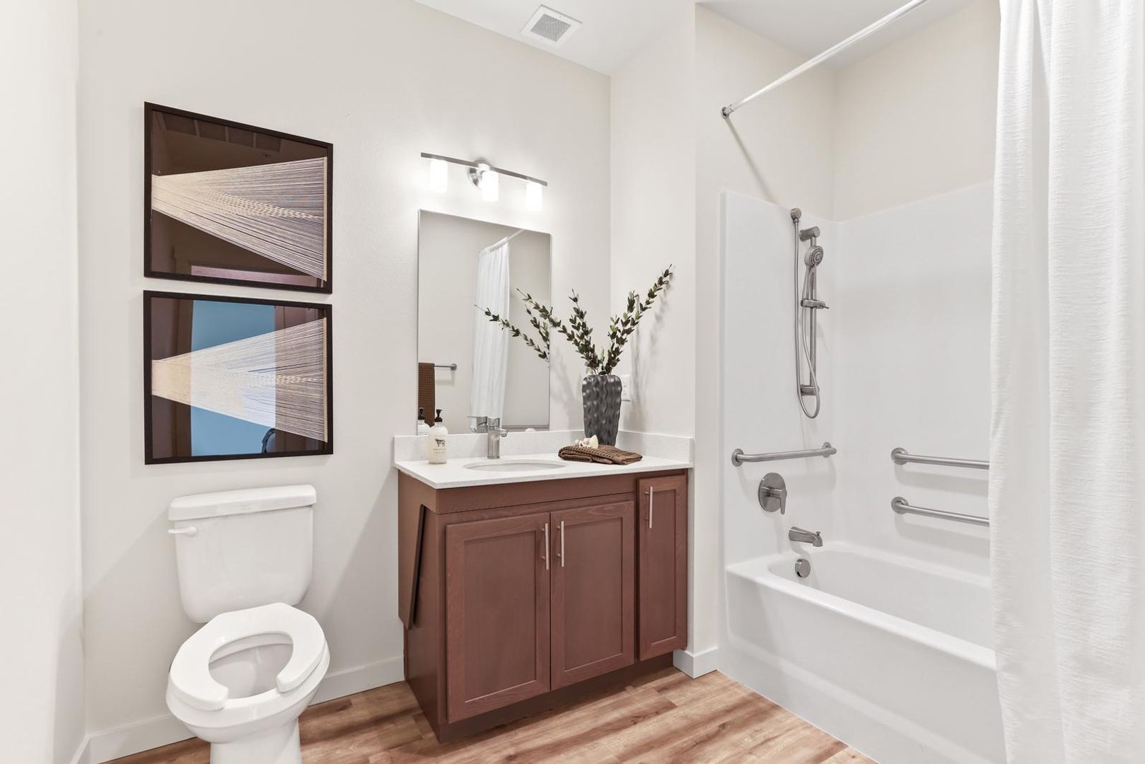 Vancouver Apartment: 333 NE 136th Ave