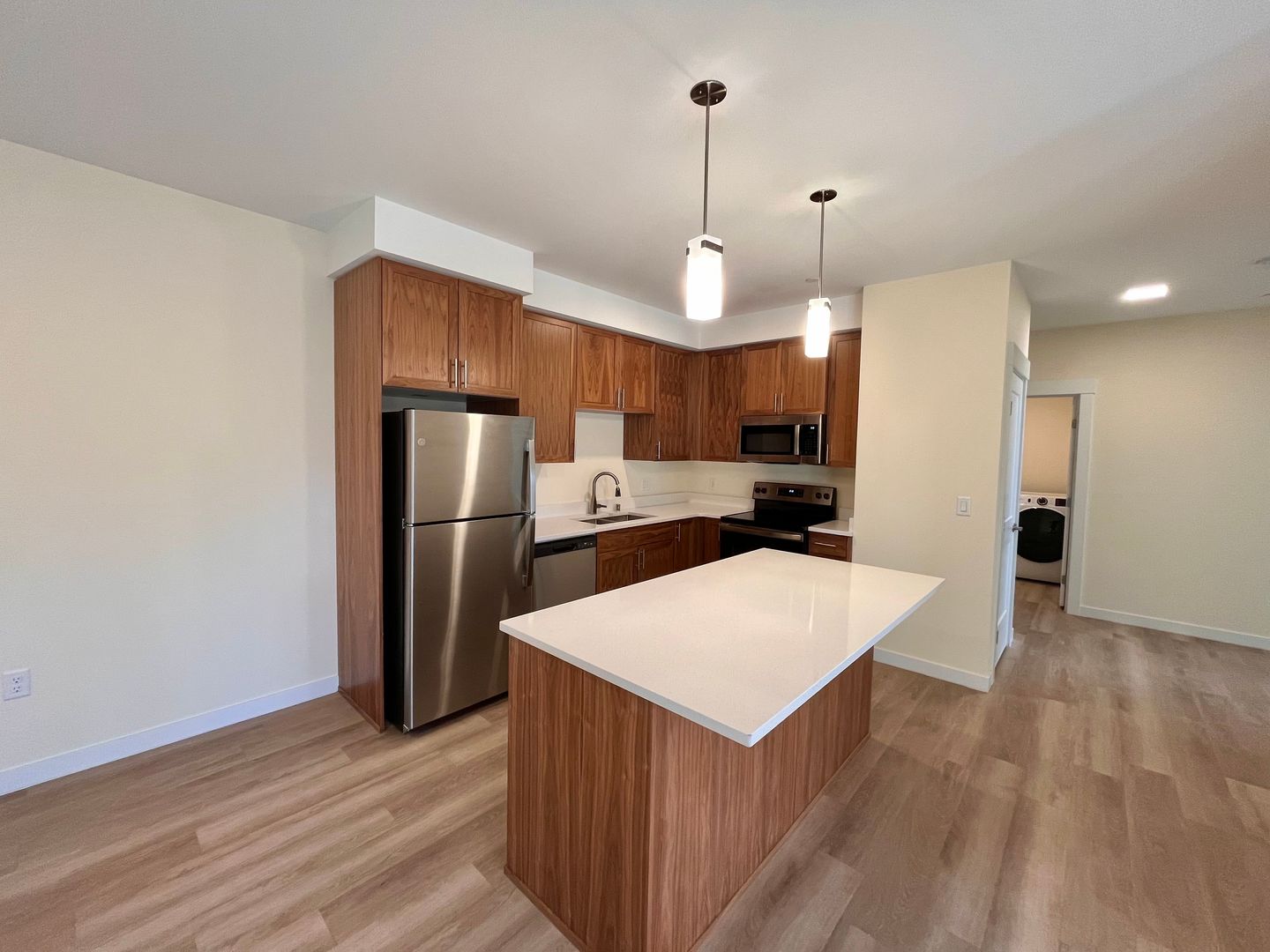 Vancouver Apartment: 2703 NE 99th St