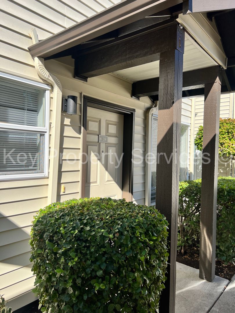 Vancouver Condo: 5264 NE 121ST AVE