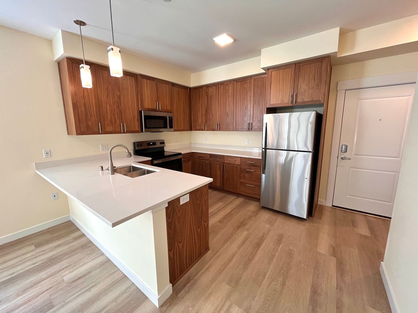 Vancouver Apartment: 2703 NE 99th St