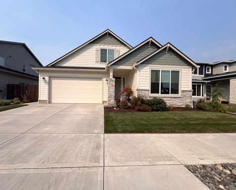 Gorgeous 5 Bedroom in Battle Ground! – photo 1