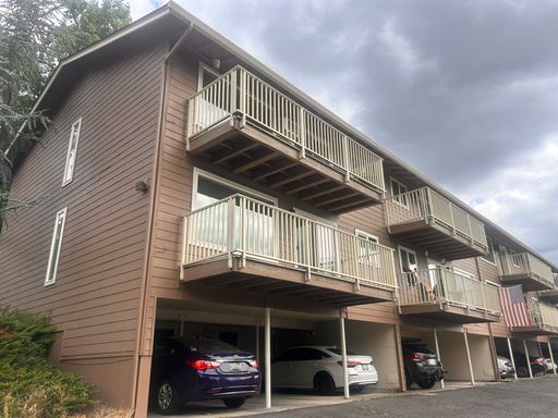 Cozy Downtown Two Bedroom with Large Balcony, Storage room and View! – photo 1