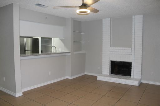 1122 Brenda Lane Unit A – photo 1