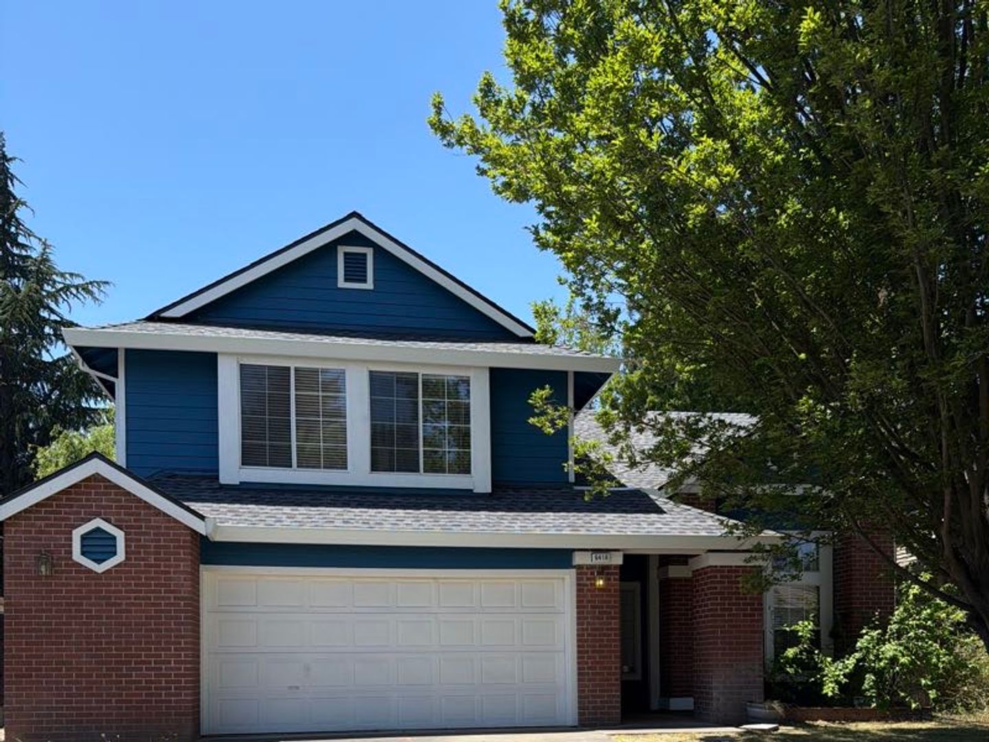 Elk Grove House: 6416 Silver Hawk Way