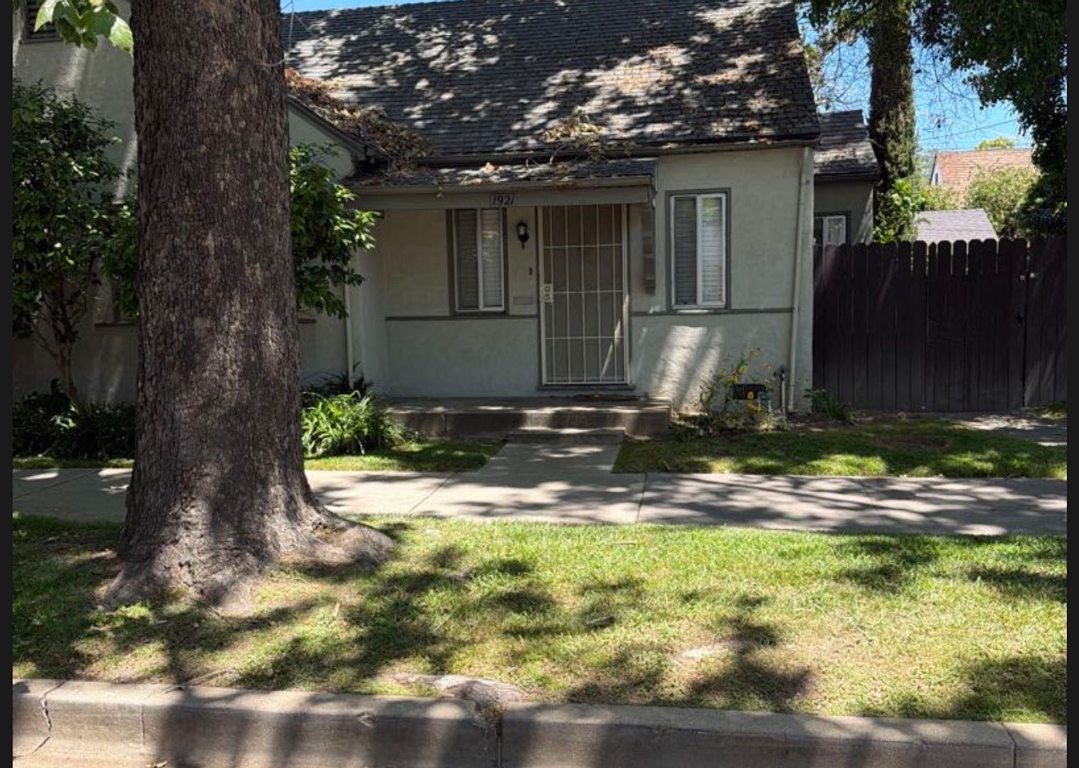 Sacramento Apartment: 1917/1921 23rd Street