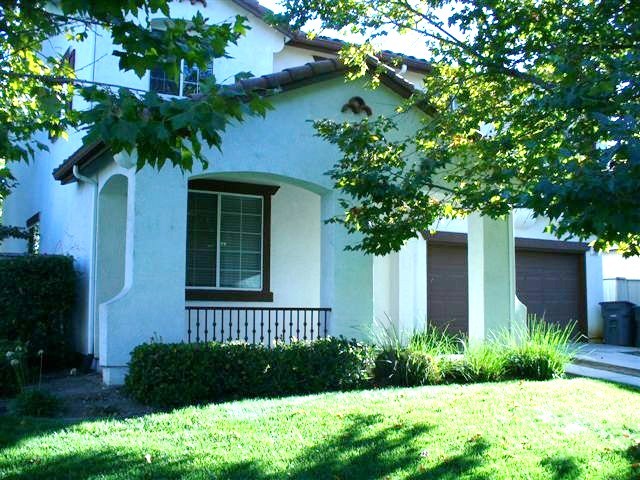 Elk Grove House: 2220 Yarnell Way