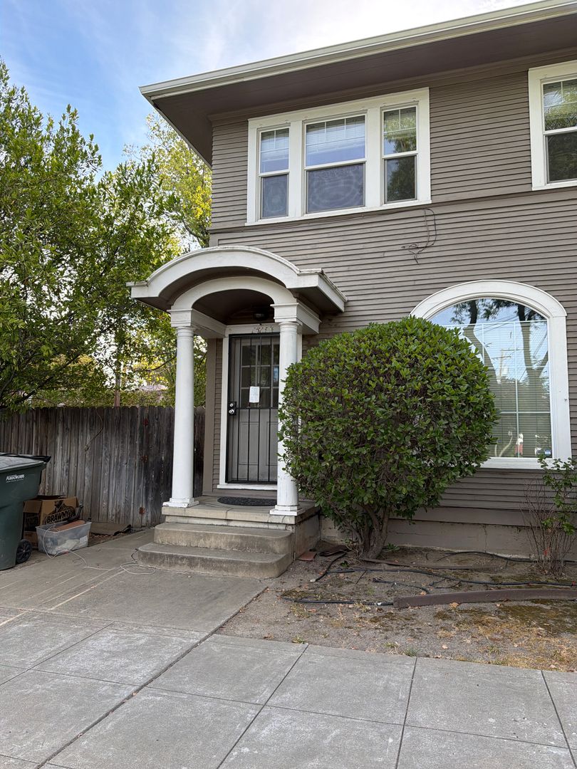 Sacramento Apartment: 1515 28th Street