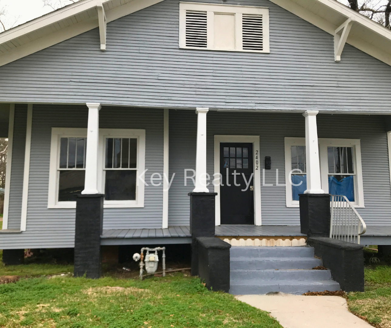 2402 Lee St. - Alexandria