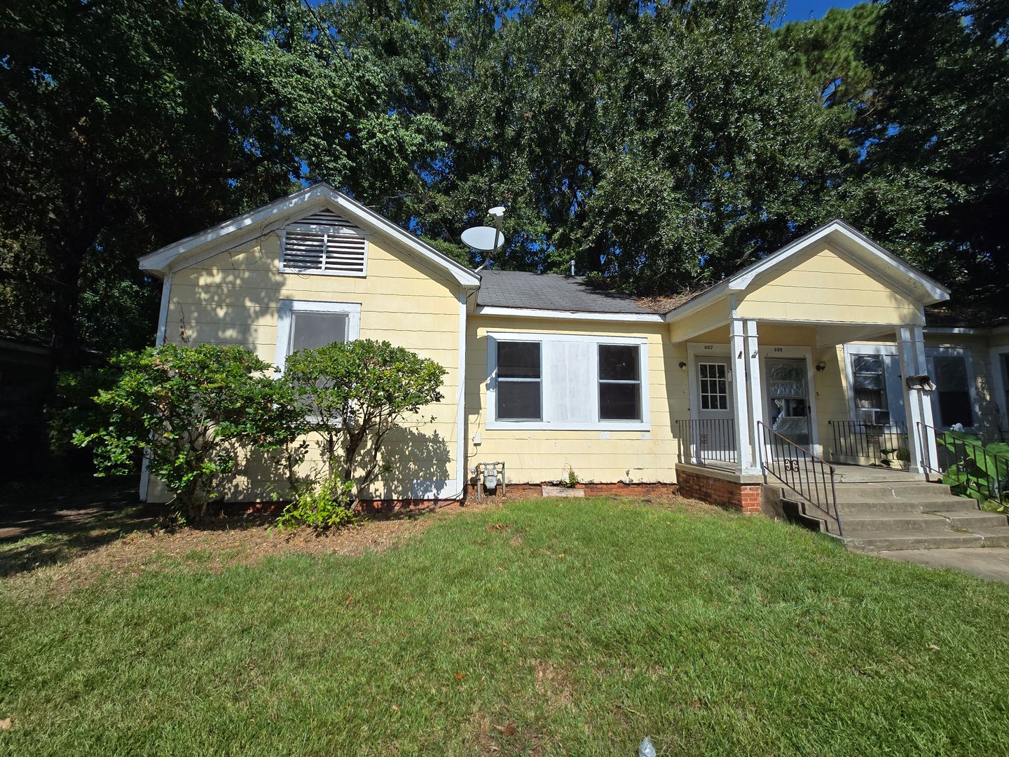 Alexandria House: 607 18th St