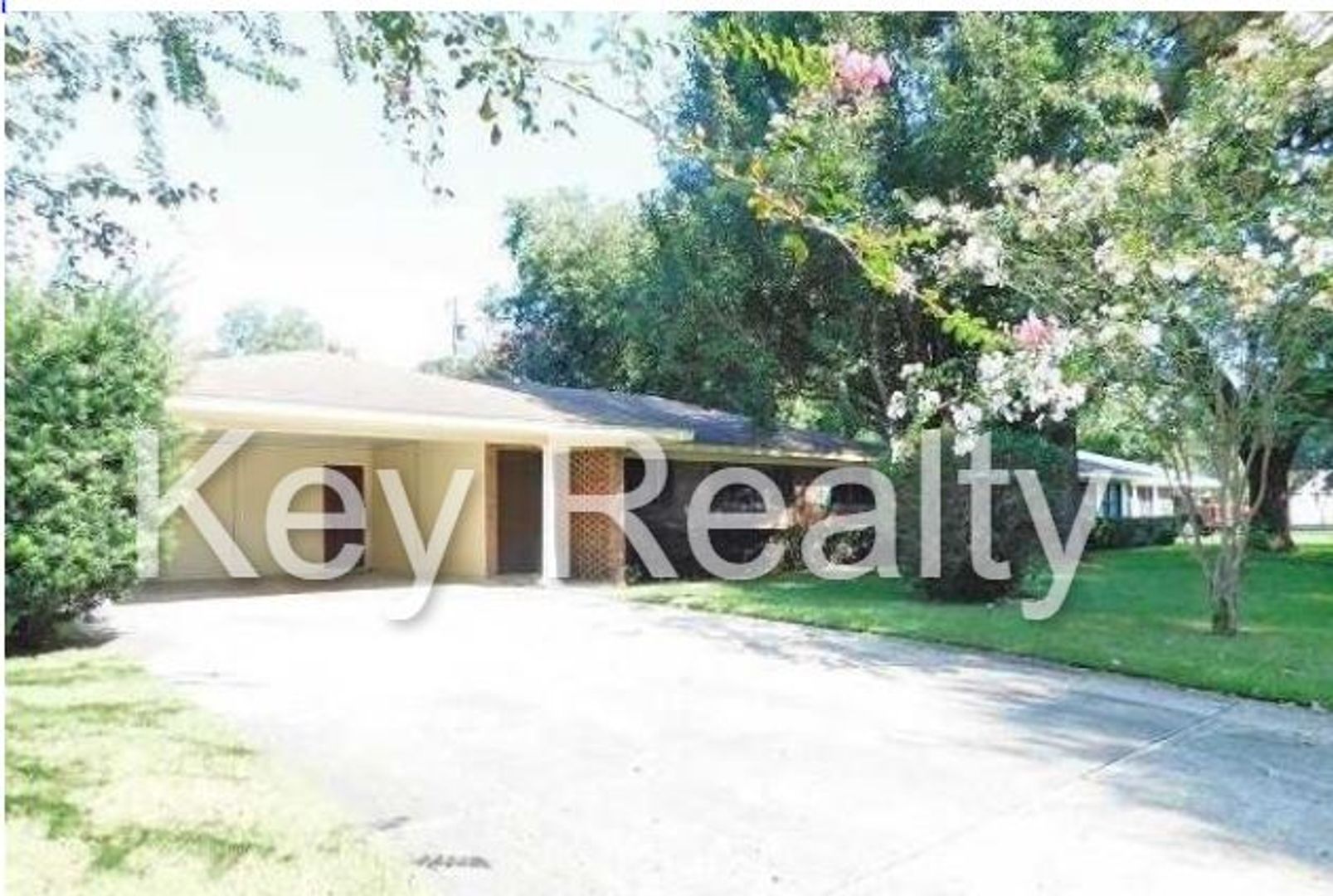 Alexandria House: 6108 Coco Dr