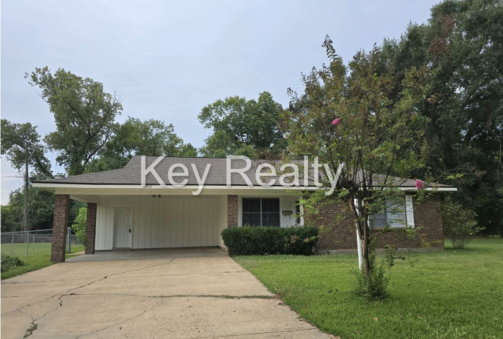 Alexandria House: 2412 Greenway Dr.