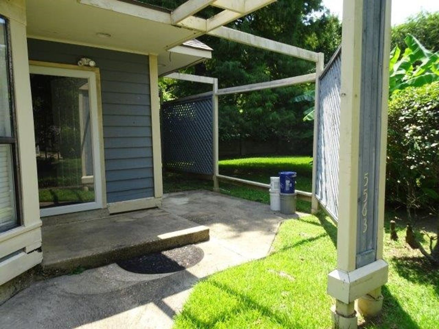 Alexandria House: 5563 Downing St.