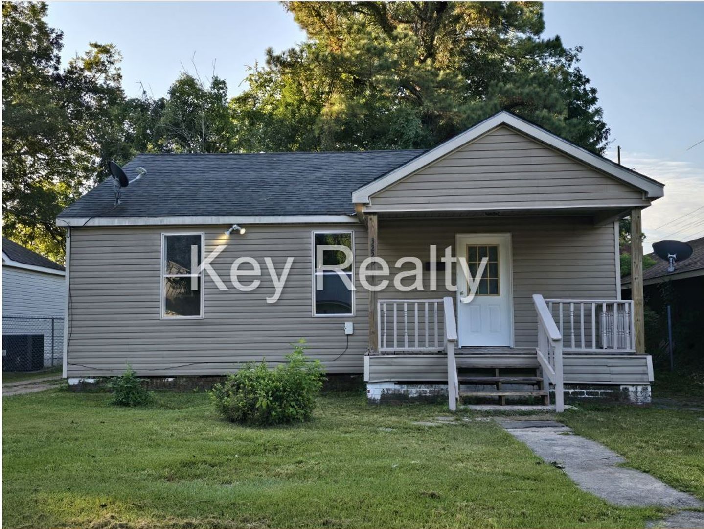 Alexandria House: 3229 Levin St.