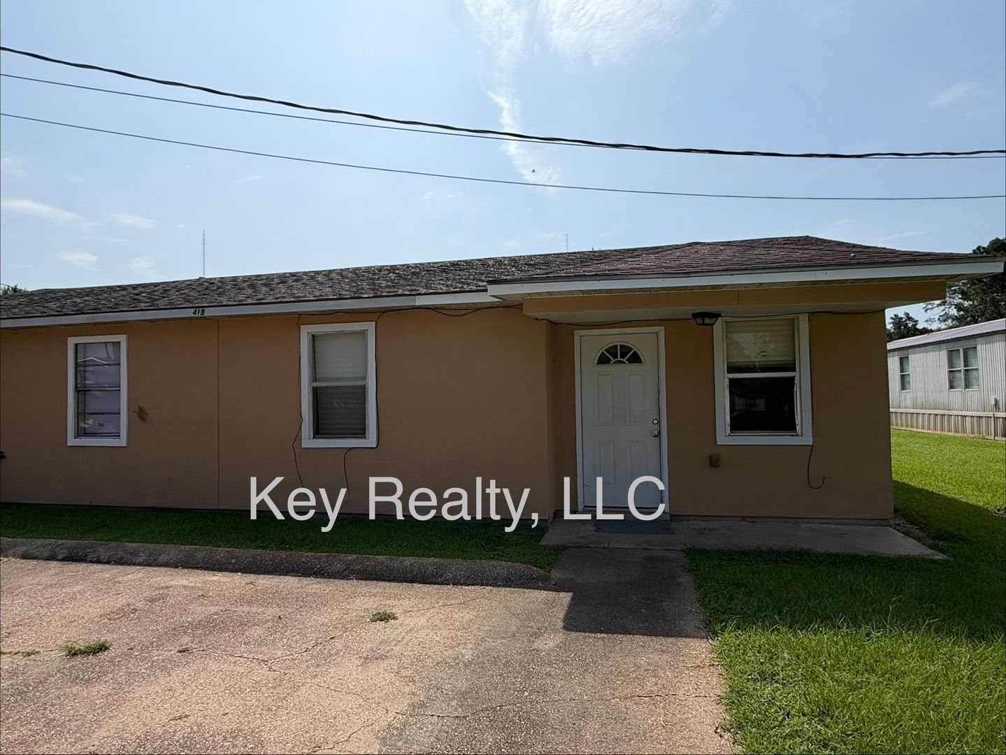 Pineville House: 413-B Hickory Street
