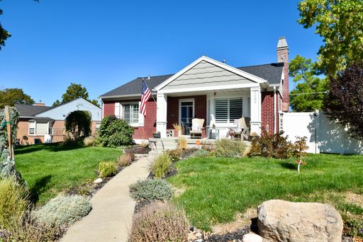 Great Basement Unit in Canyon Rim Neighborhood! All Utilities included! – photo 1