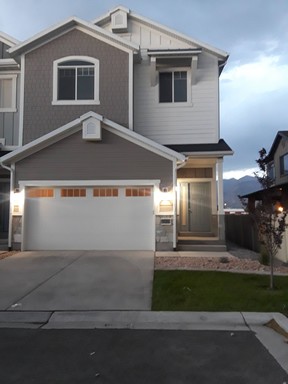 Newer Town House Available August 2nd! – photo 1