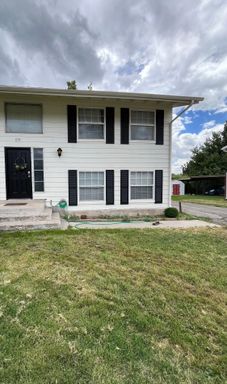 2 Bedroom Duplex Near Shopping! – photo 1