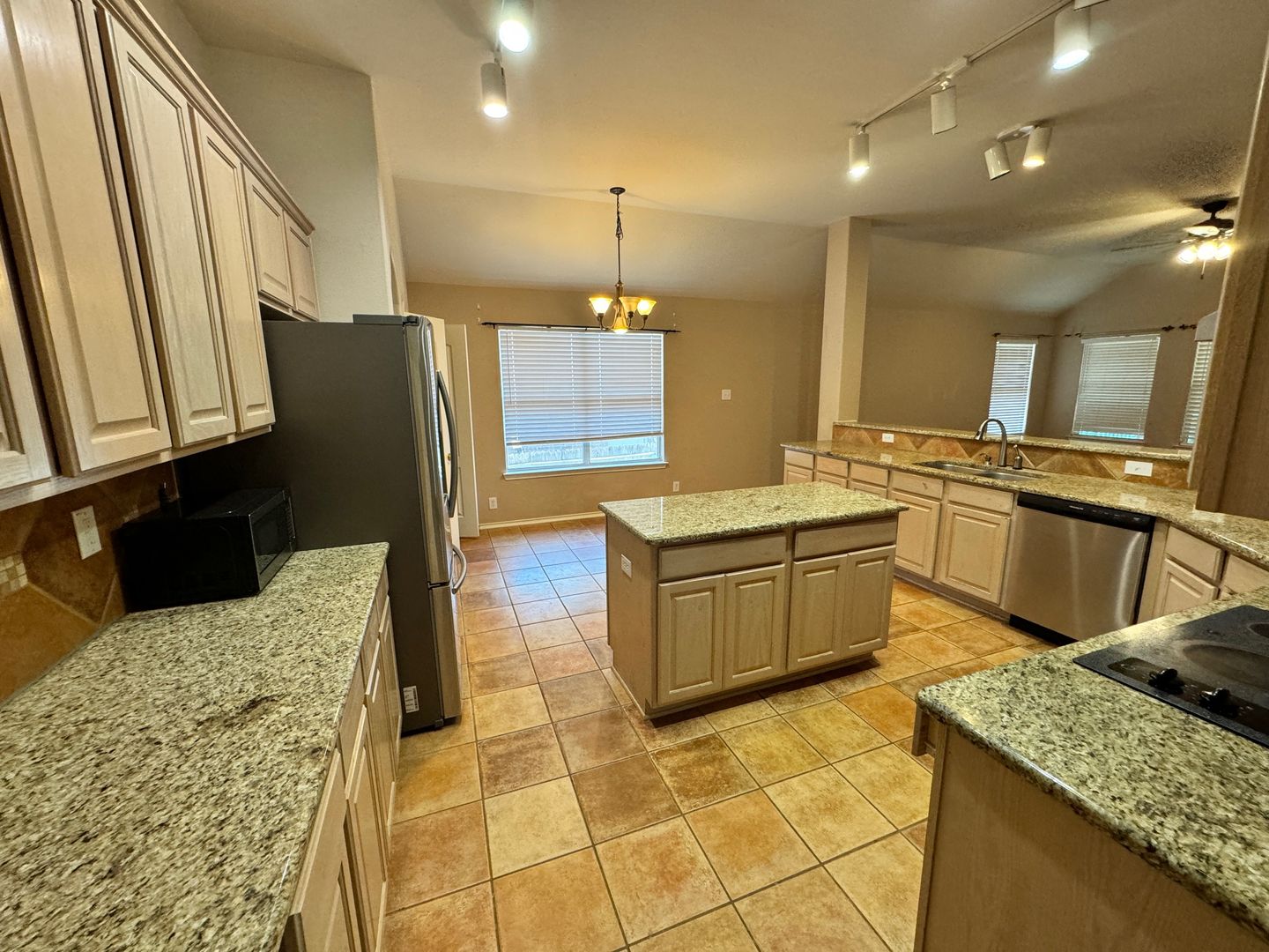 San Antonio House: 18715 Rogers Pass