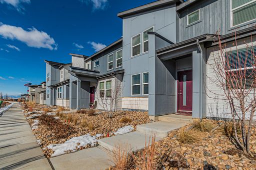 Modern Luxury Living: Exquisite 2BR Townhouse with Garage near Denver International Airport! – photo 1