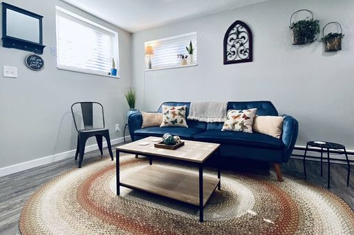 Quiet Garden Level Gem | Fully Furnished, Parking & Yard! 30 DAY MINIMUM STAY – photo 1