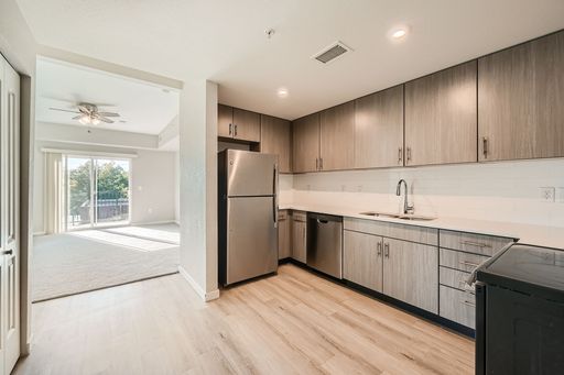Discover a recently built (less than five years) 2-bedroom, 2-bath apartment in Denver, CO. – photo 1