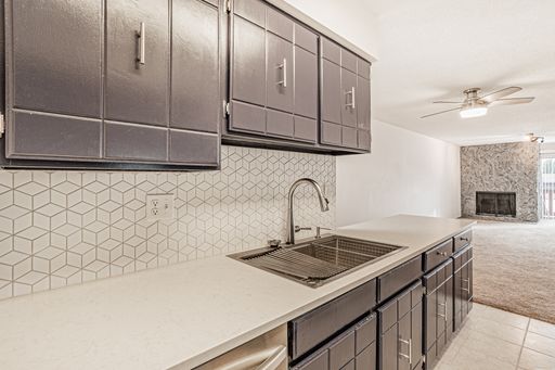 Large 2 Bed 1 Bath Glendale/Cherry Creek Apartment with Storage, Parking, and a Balcony! – photo 1