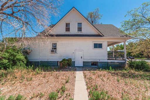 Nice Compact 1-bedroom unit Triplex in Greeley