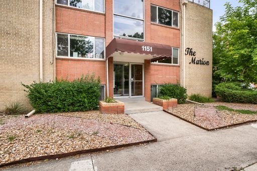Gorgeous 1 Bed 1 Bath Condo in an Ideal Location with Parking and a Rooftop Deck! – photo 1