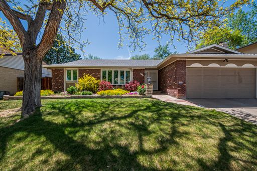 Gorgeous Fully Updated 3BD, 2BA Home with a Spacious Sunroom Facing Fully Fenced Backyard – photo 1