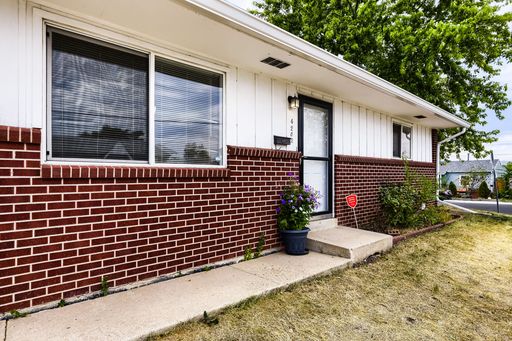 Welcome to this two-bedroom, one-bath home in Denver – photo 1