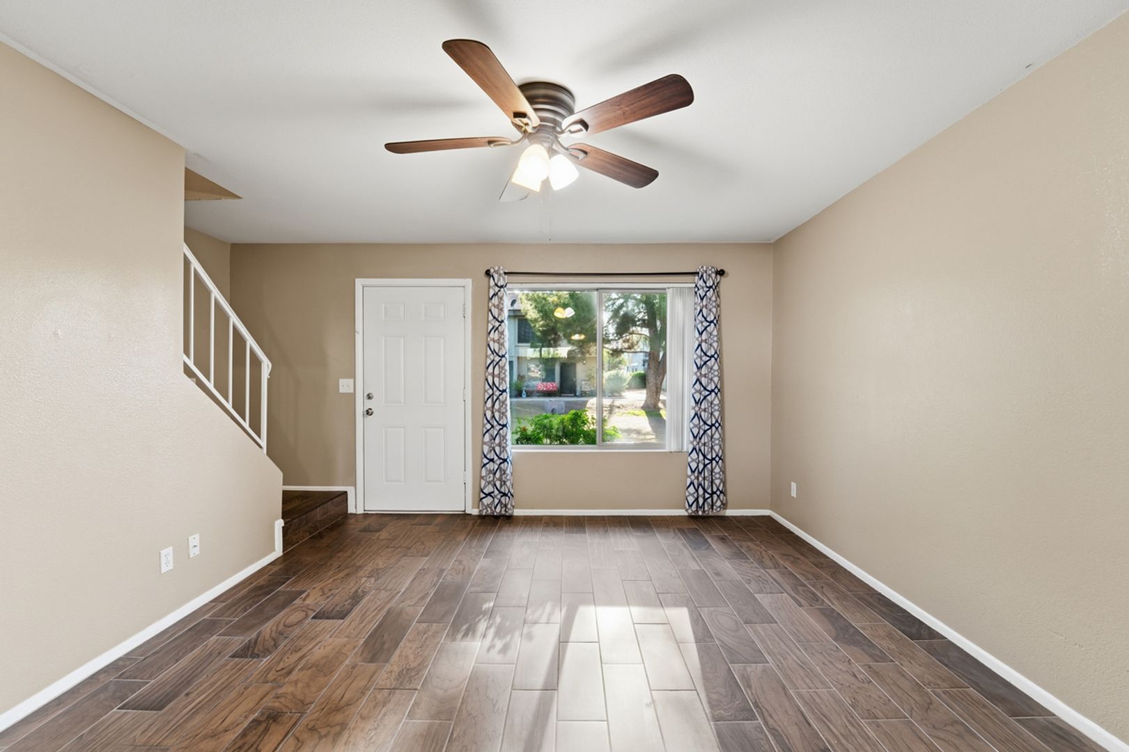 Phoenix Condo: 19601 N 7th Street Unit 1096