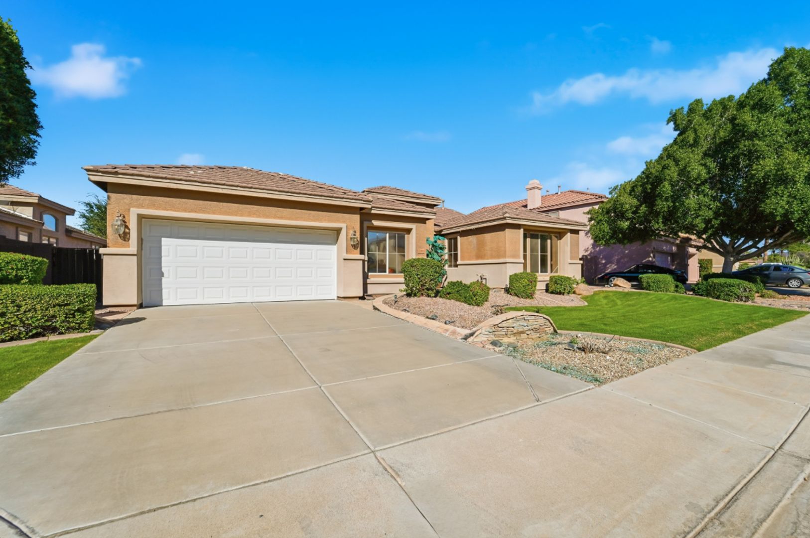 Glendale House: 7180 W Trails Dr
