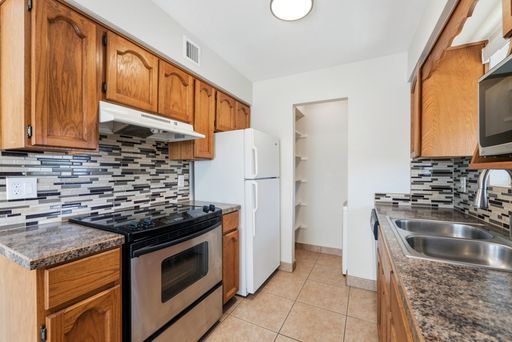 Beautiful 2-bedroom, 2-bath condo in the highly desirable Quail Run community! – photo 1