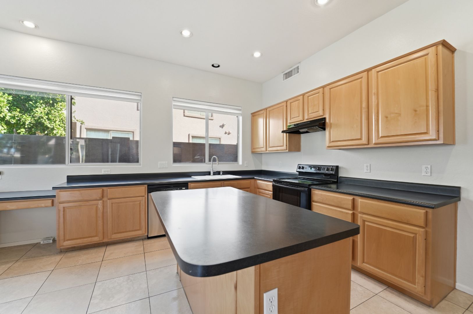 Glendale House: 7180 W Trails Dr