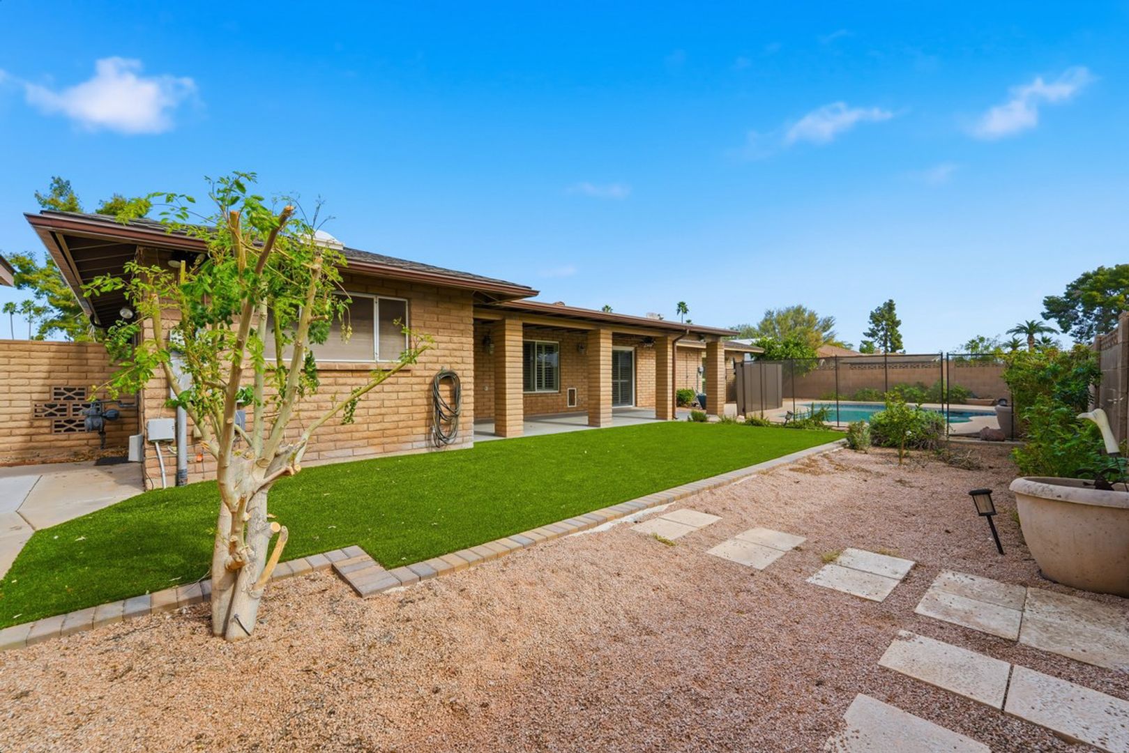 Tempe House: 2051 EAST HERMOSA DRIVE